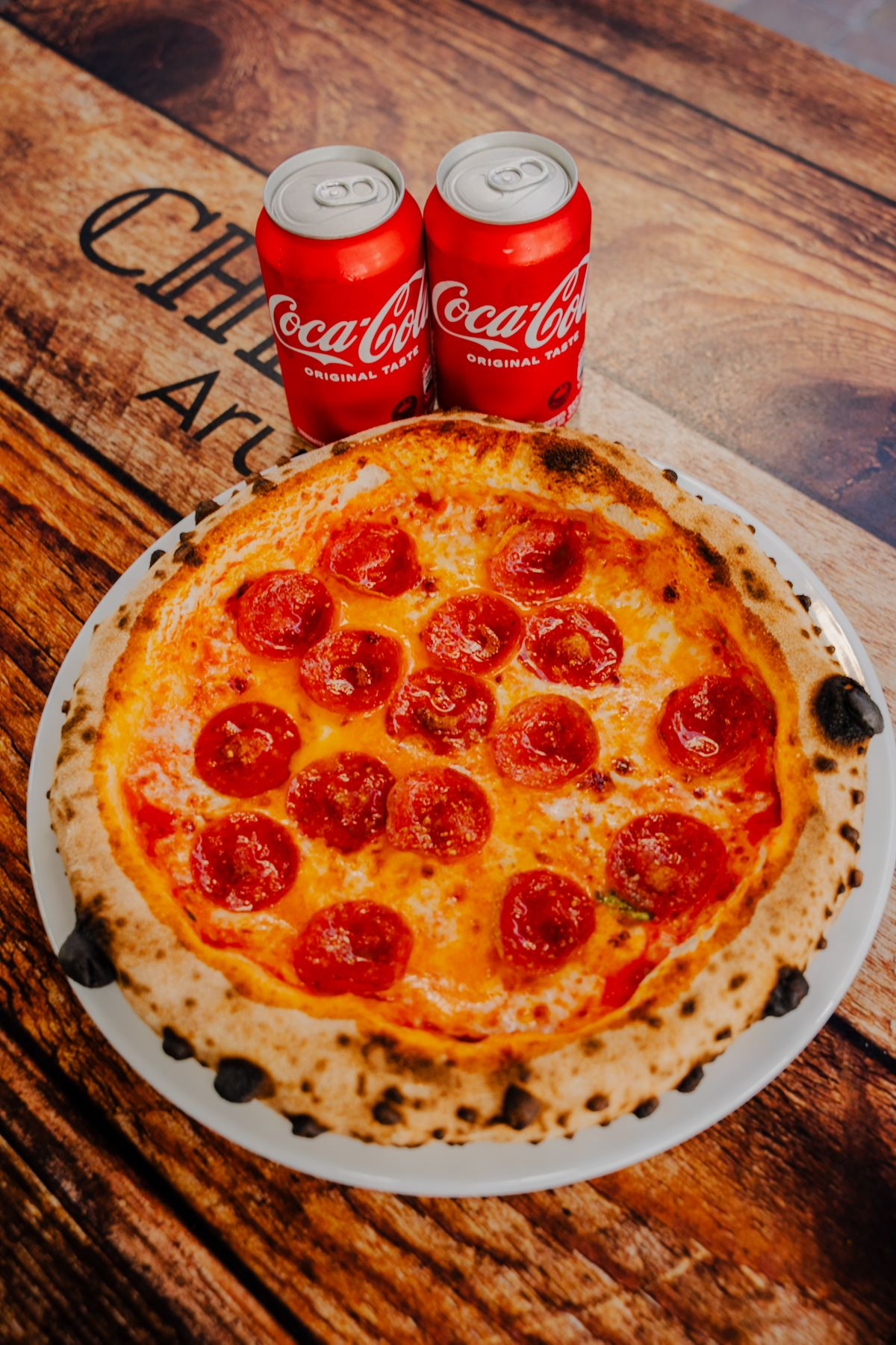 Che Bar classic wood-fired Margherita pizza
